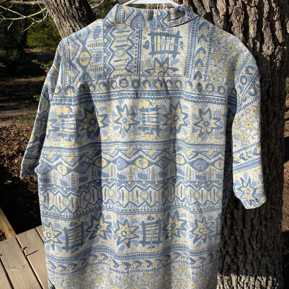 Button up - Picture 3 of 3